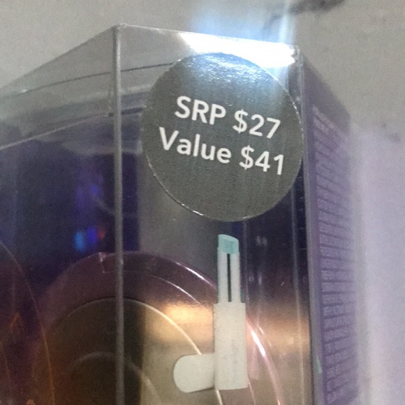 Becca x Barbie Ferreira Prismatica Light & Lip Duo - Picture 4 of 9